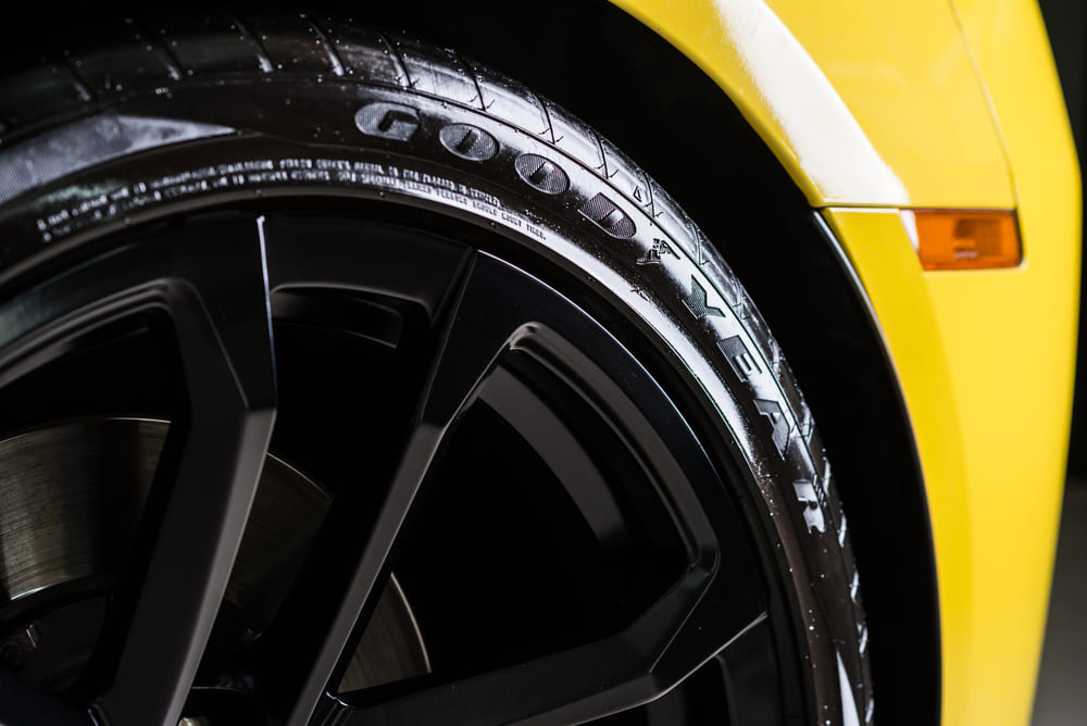 Cum influențează anvelopele Goodyear performanța de condus?